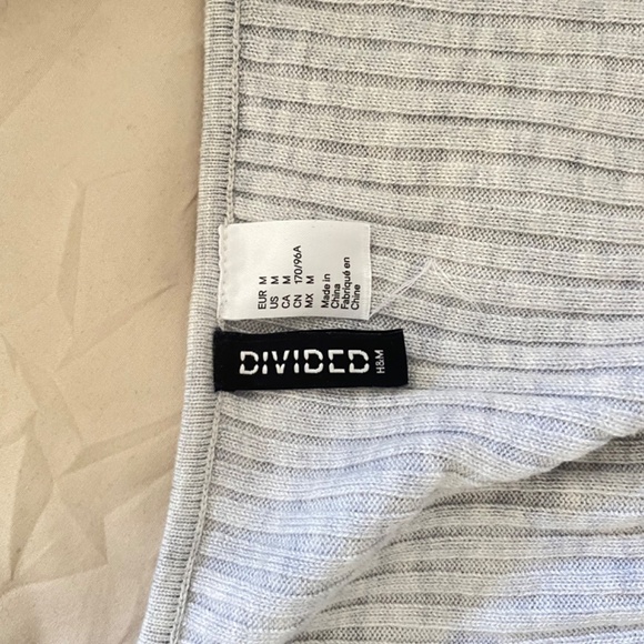 grey ribbed long sleeve sweater - Picture 2 of 2